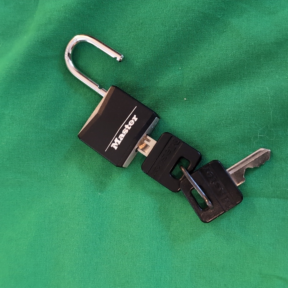 Small Master Lock with Two Keys Black